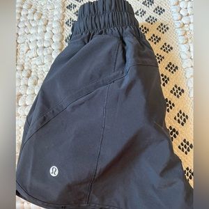NEW Lululemon shorts 0